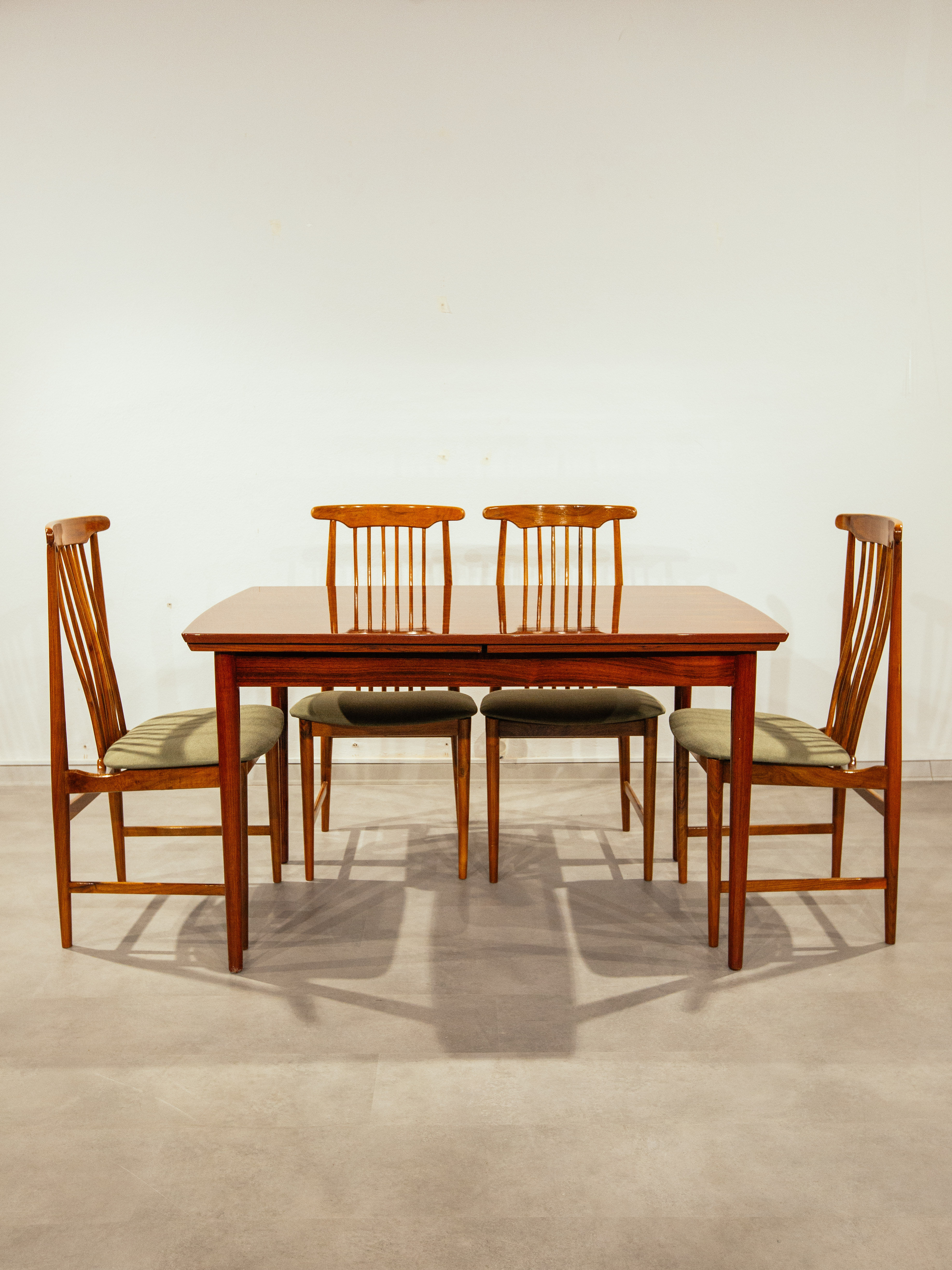 Danish Mid-Century Modern Rosewood Dining table